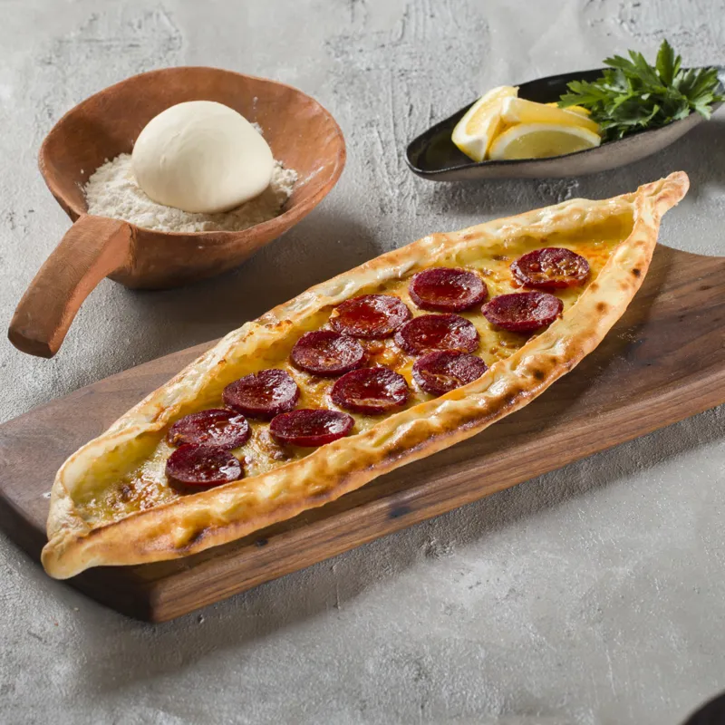 Sucuklu Pide